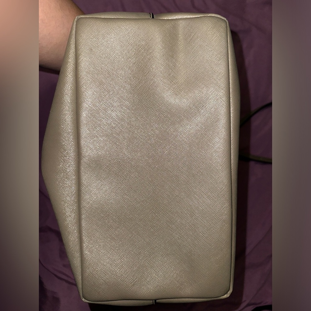 Guess Bucket Bag - Picture 11 of 13